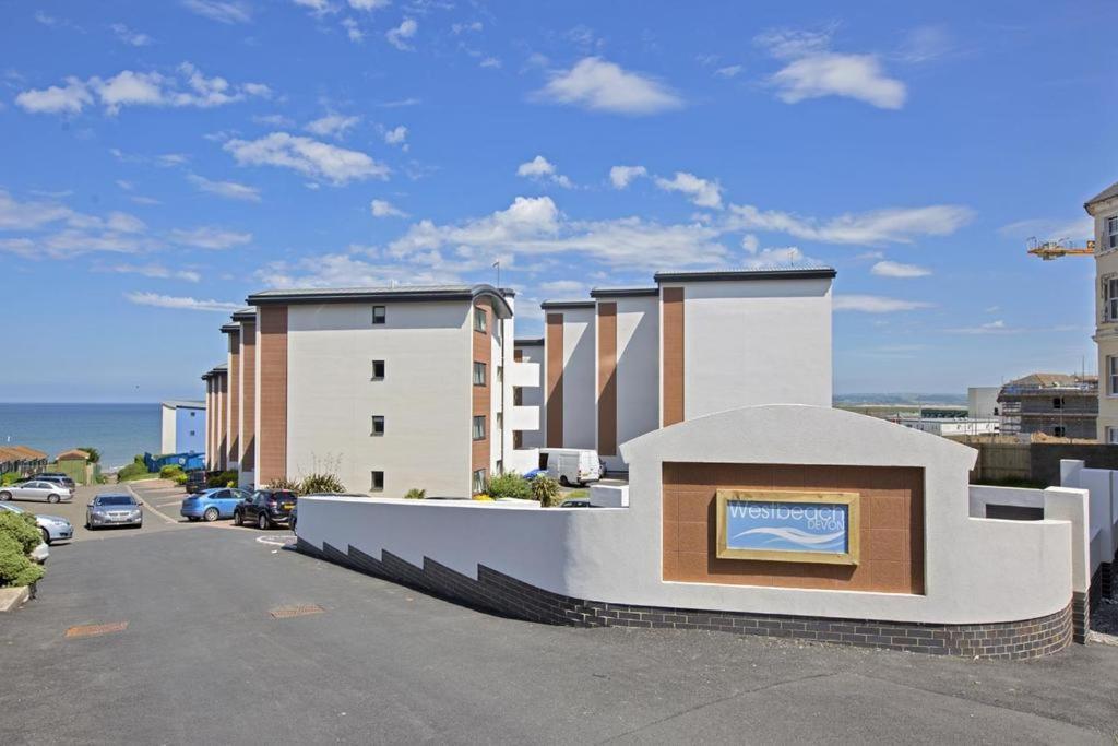 West Beach - Holiday Apartments Уестуърд Хоу Екстериор снимка