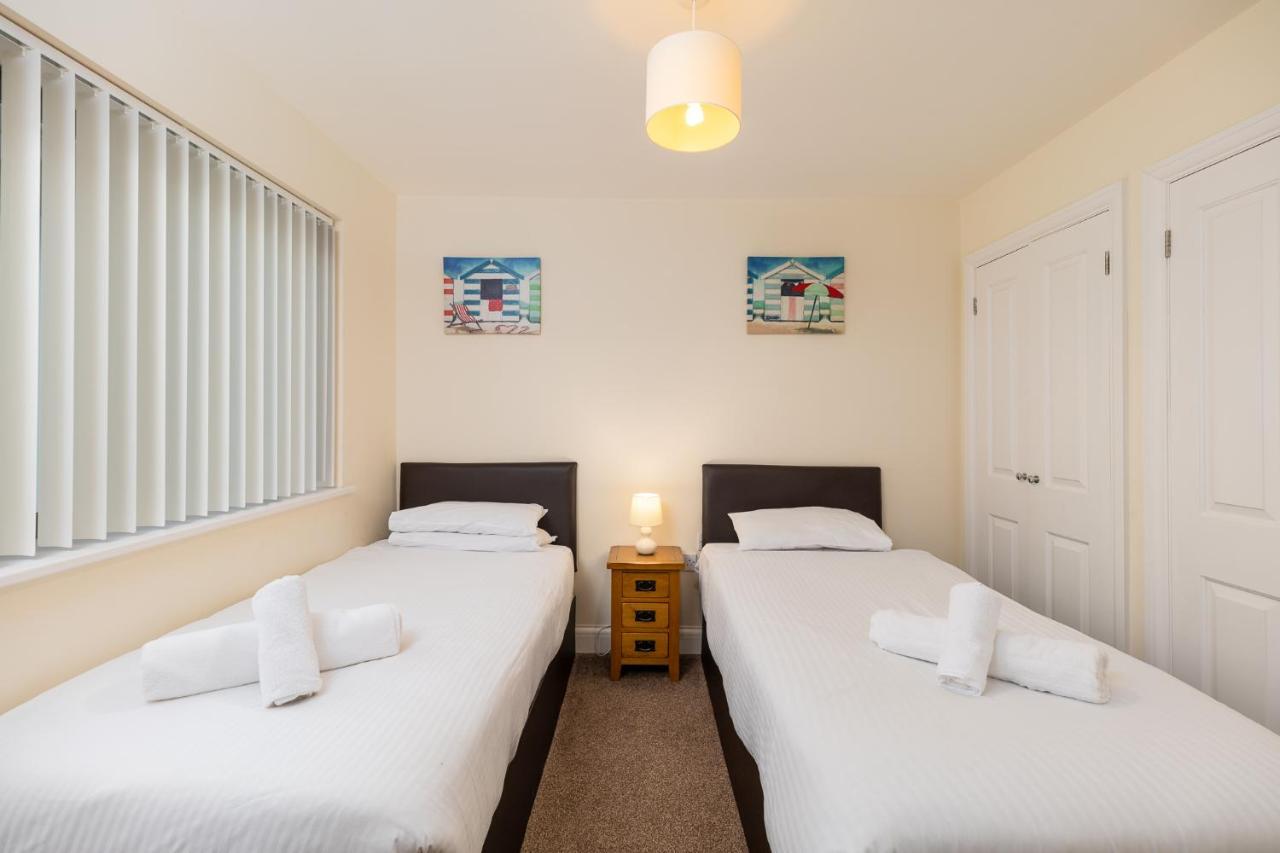 West Beach - Holiday Apartments Уестуърд Хоу Екстериор снимка