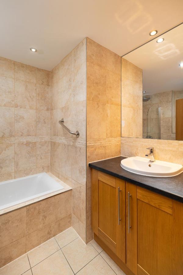 West Beach - Holiday Apartments Уестуърд Хоу Екстериор снимка